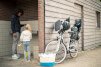 Fotelik rowerowy exclusive Maxi 1P& E BD Urban Grey Bobike