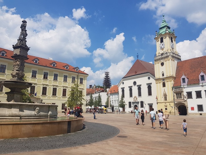 stara radnica ratusz w Bratysławie